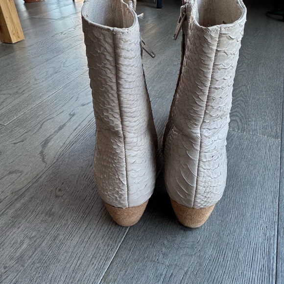 Matisse Caty Snake Skin Cream Boots - Picture 3 of 7